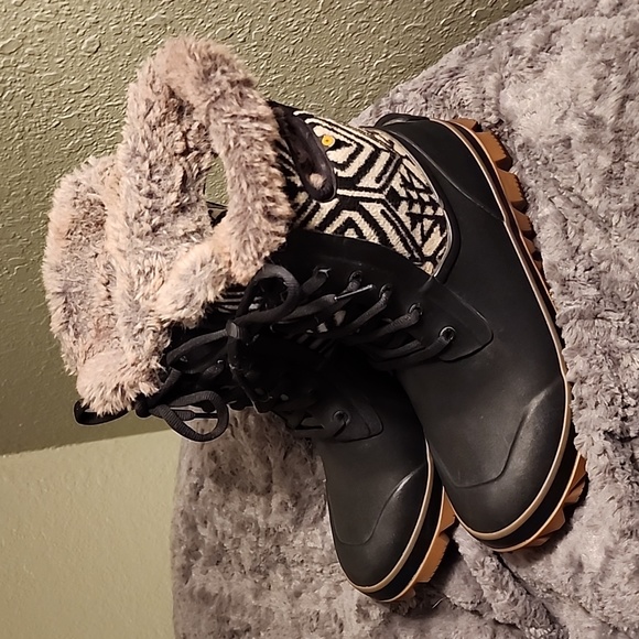 Bogs Arcata Snow Boot - Picture 3 of 7